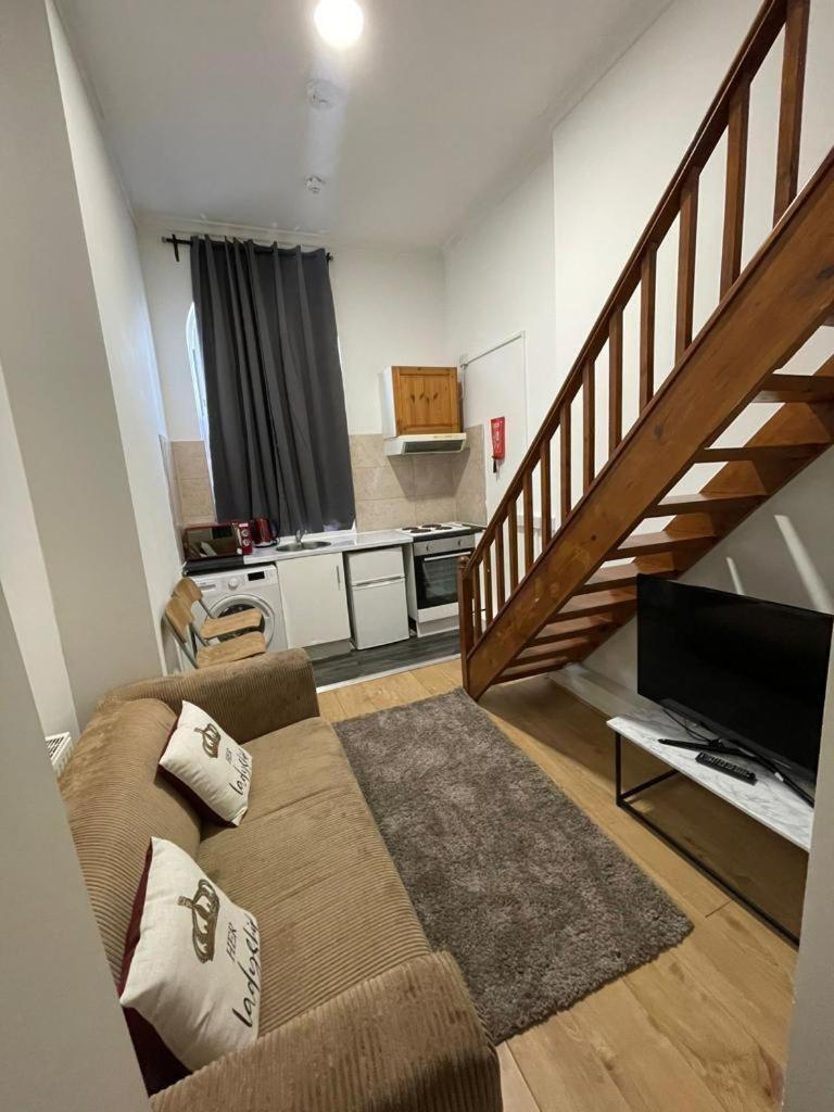 Modern Studios Queenspark Londyn Zewnętrze zdjęcie