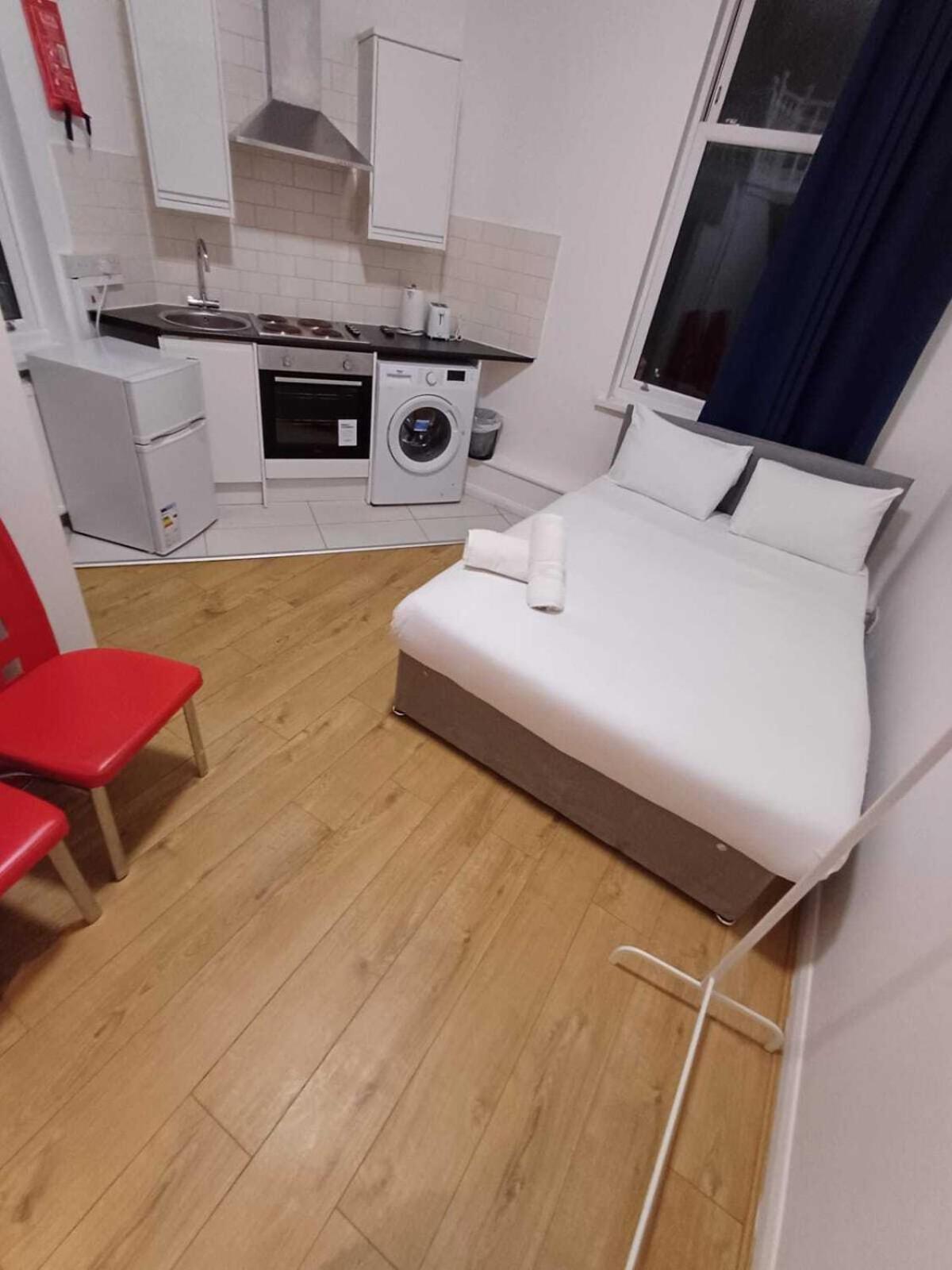 Modern Studios Queenspark Londyn Pokój zdjęcie